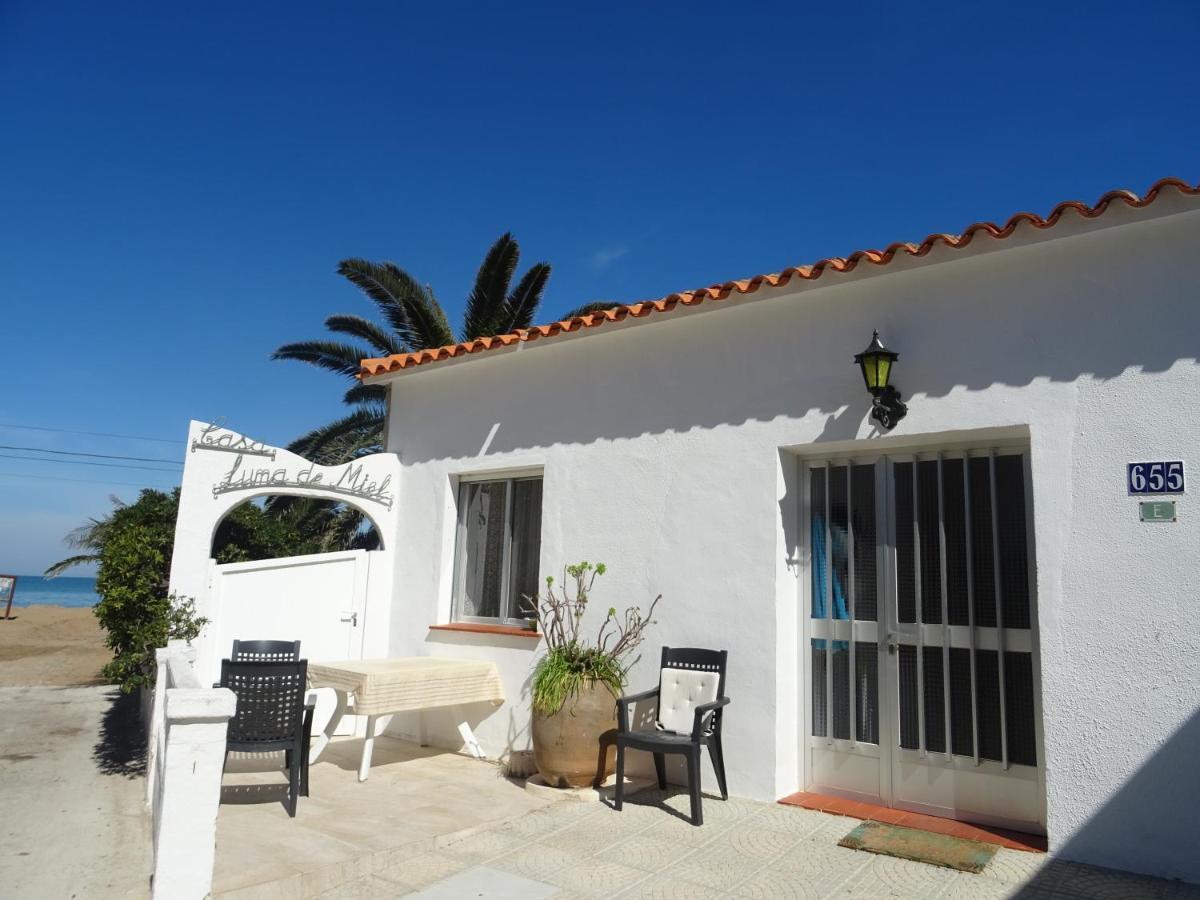 דניה Villa At Seafront With Private Garden-655 מראה חיצוני תמונה