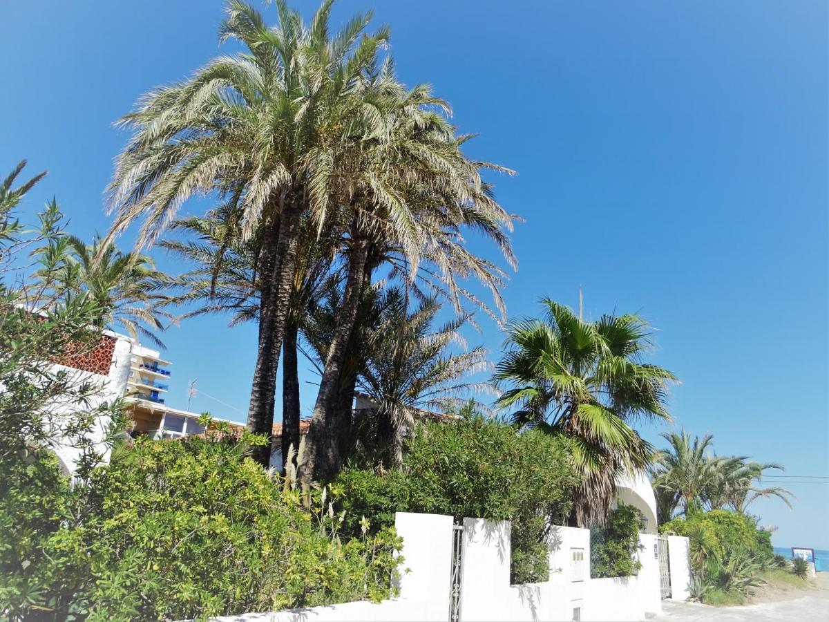 דניה Villa At Seafront With Private Garden-655 מראה חיצוני תמונה
